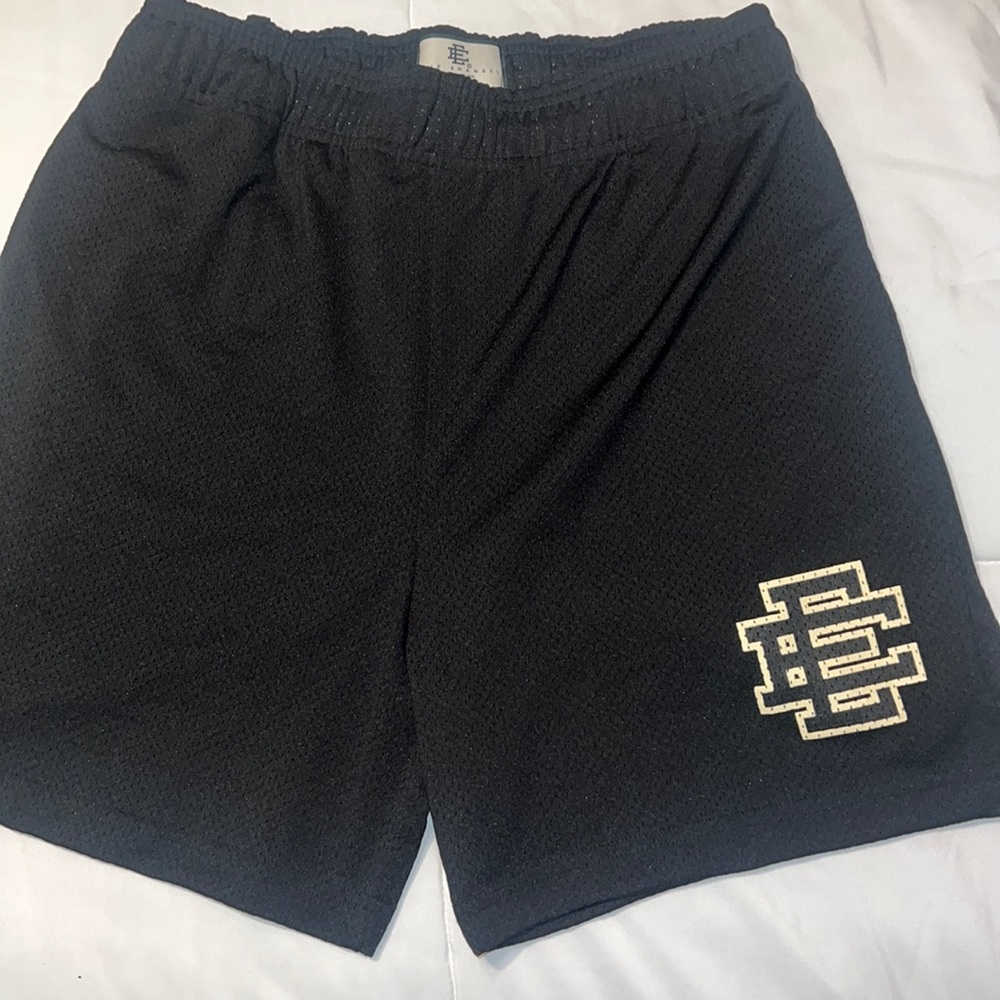 BRAND NEW NEVER WORN size XL 100% authentic.
